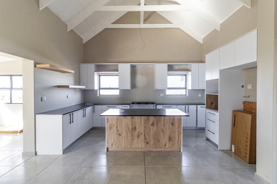 3 Bedroom Property for Sale in Hoogland Western Cape